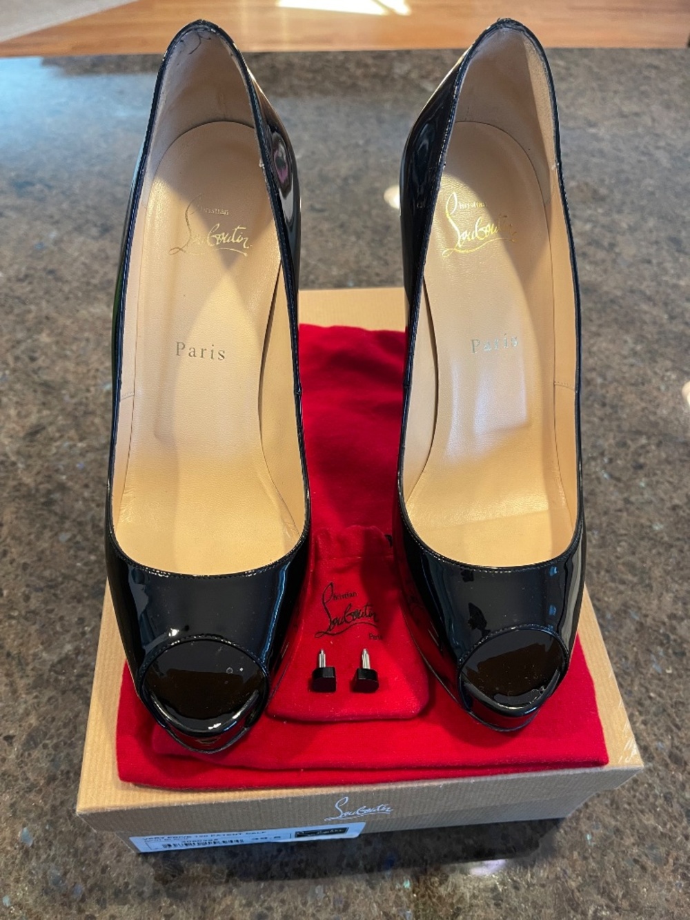 Christian Louboutin - Picture 3 of 8